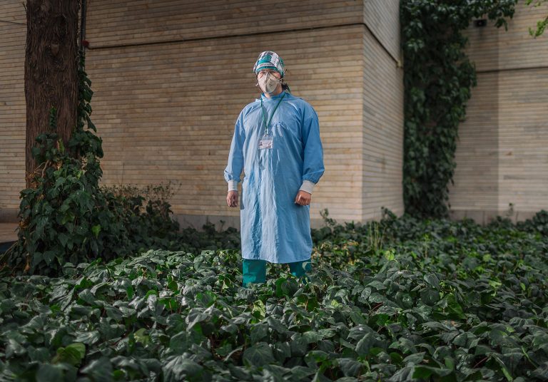 Afshin Mohammadi is one of the nurses in the special care department of Corona in Boali Qazvin Hospital. He is dissatisfied with the position, benefits and disproportionate salaries of nursing work.